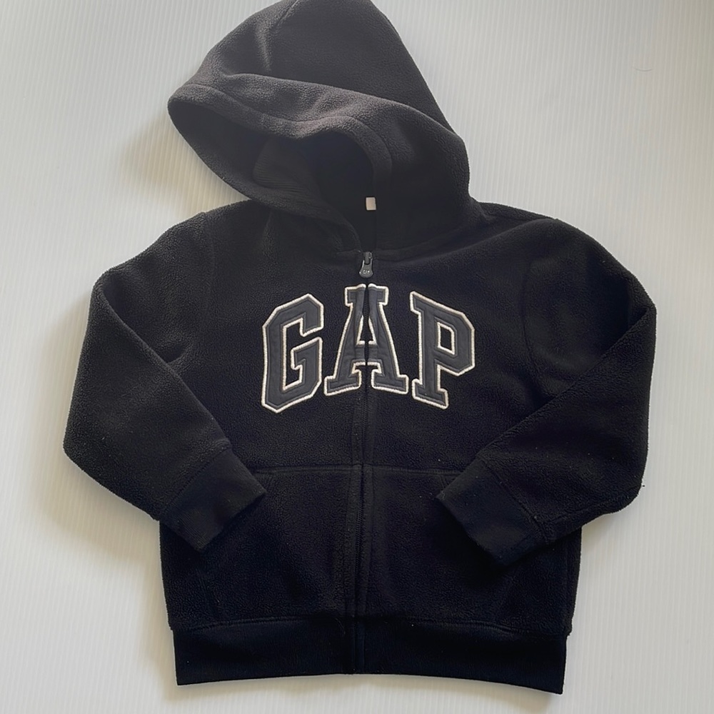 Gap black full zip fleece hoodie with gray & white “GAP” logo.  Boys size 5T